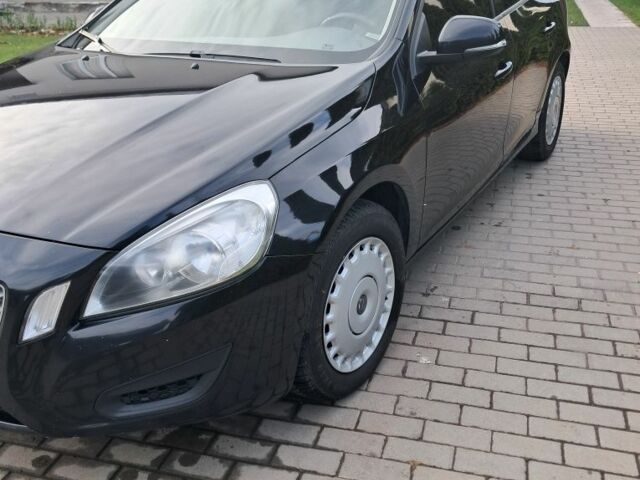 Черный Вольво С60, объемом двигателя 1.6 л и пробегом 300 тыс. км за 8500 $, фото 3 на Automoto.ua
