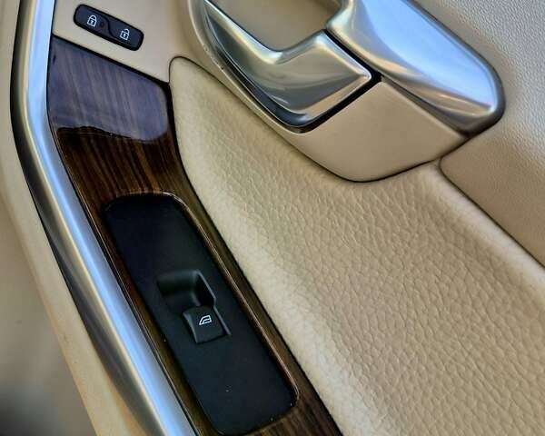 Черный Вольво С60, объемом двигателя 2.5 л и пробегом 207 тыс. км за 9999 $, фото 16 на Automoto.ua