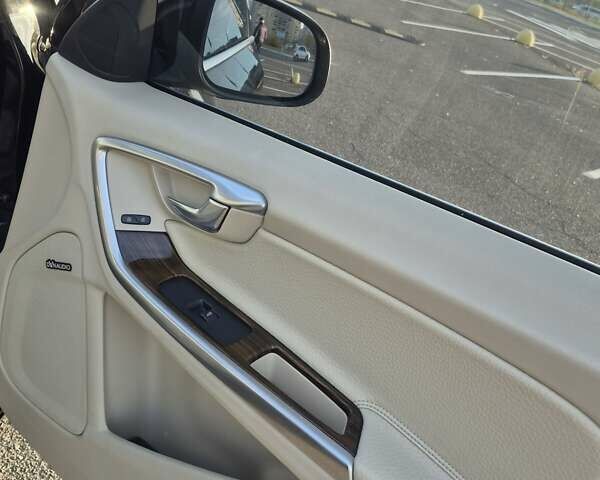 Черный Вольво С60, объемом двигателя 2.5 л и пробегом 207 тыс. км за 9999 $, фото 18 на Automoto.ua