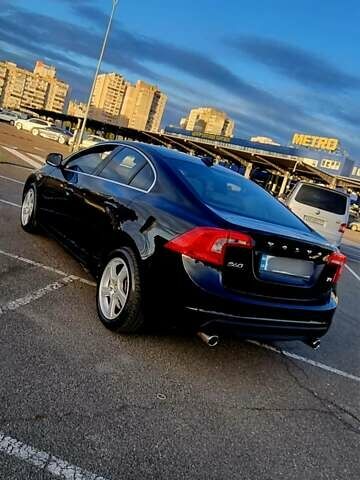 Черный Вольво С60, объемом двигателя 2.5 л и пробегом 207 тыс. км за 9999 $, фото 32 на Automoto.ua