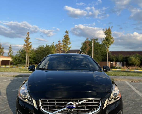 Вольво С60 2012 у Києві на Automoto.ua Чорний Вольво С60, об'ємом двигуна 2.95 л та пробігом 220 тис. км за 10500 $, фото 1 на Automoto.ua