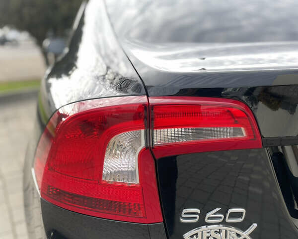 Чорний Вольво С60, об'ємом двигуна 2.52 л та пробігом 105 тис. км за 11499 $, фото 4 на Automoto.ua