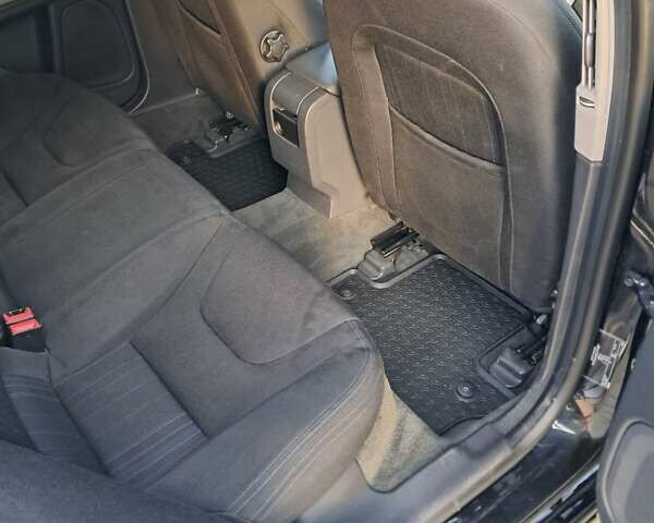 Черный Вольво С60, объемом двигателя 1.56 л и пробегом 300 тыс. км за 9500 $, фото 12 на Automoto.ua