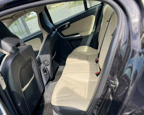 Черный Вольво С60, объемом двигателя 2.5 л и пробегом 203 тыс. км за 9200 $, фото 16 на Automoto.ua