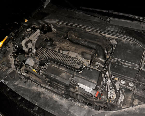Чорний Вольво С60, об'ємом двигуна 2.52 л та пробігом 195 тис. км за 9800 $, фото 7 на Automoto.ua
