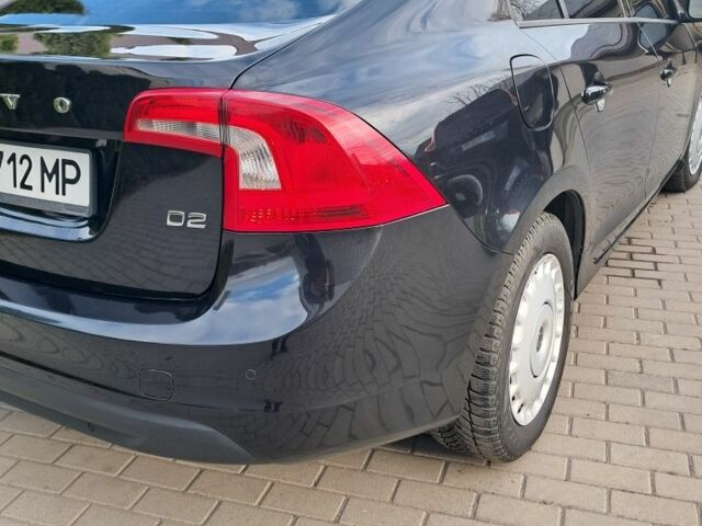 Черный Вольво С60, объемом двигателя 1.6 л и пробегом 300 тыс. км за 8500 $, фото 4 на Automoto.ua