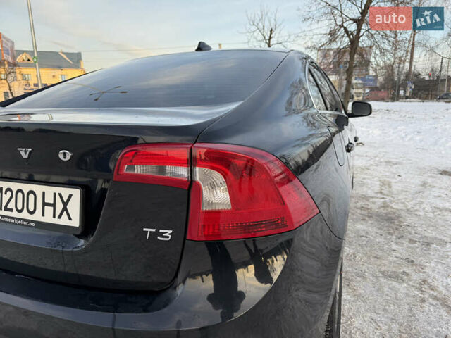 Черный Вольво С60, объемом двигателя 1.6 л и пробегом 171 тыс. км за 10500 $, фото 11 на Automoto.ua