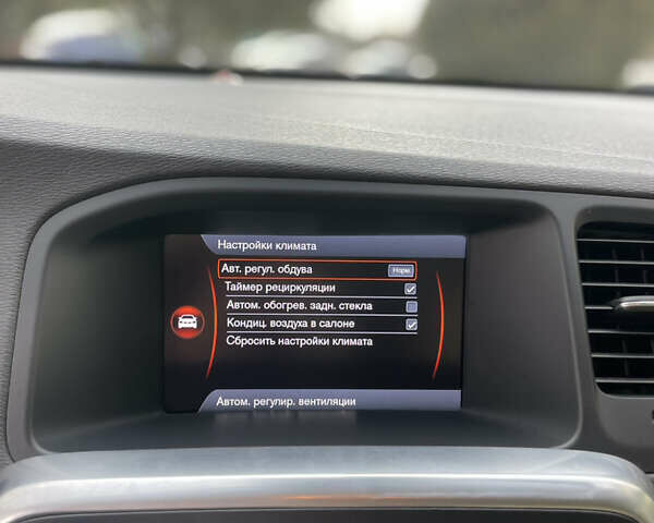 Чорний Вольво С60, об'ємом двигуна 2.52 л та пробігом 105 тис. км за 11499 $, фото 33 на Automoto.ua