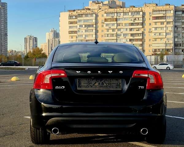 Черный Вольво С60, объемом двигателя 2.5 л и пробегом 207 тыс. км за 9999 $, фото 5 на Automoto.ua