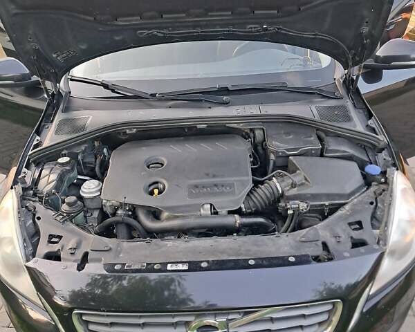 Черный Вольво С60, объемом двигателя 1.56 л и пробегом 300 тыс. км за 9500 $, фото 22 на Automoto.ua