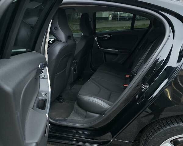 Черный Вольво С60, объемом двигателя 2.52 л и пробегом 255 тыс. км за 13000 $, фото 10 на Automoto.ua