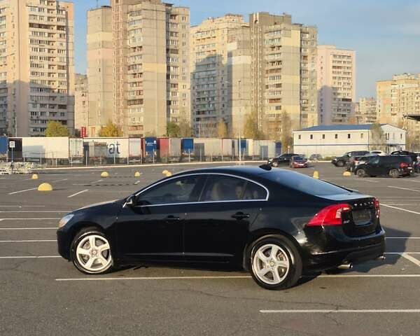 Черный Вольво С60, объемом двигателя 2.5 л и пробегом 207 тыс. км за 9999 $, фото 2 на Automoto.ua