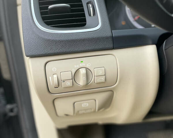 Чорний Вольво С60, об'ємом двигуна 2.52 л та пробігом 105 тис. км за 11499 $, фото 40 на Automoto.ua