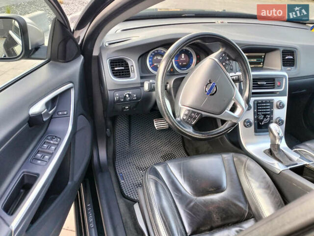 Чорний Вольво С60, об'ємом двигуна 1.98 л та пробігом 225 тис. км за 12700 $, фото 5 на Automoto.ua