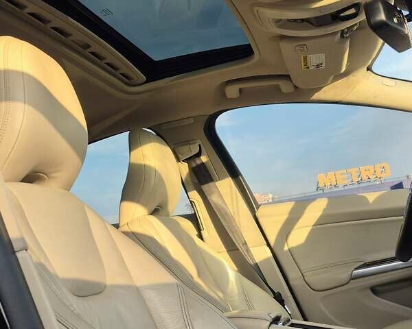 Черный Вольво С60, объемом двигателя 2.5 л и пробегом 207 тыс. км за 9999 $, фото 15 на Automoto.ua