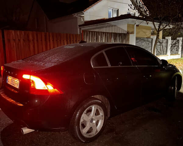 Чорний Вольво С60, об'ємом двигуна 2.52 л та пробігом 195 тис. км за 9800 $, фото 4 на Automoto.ua