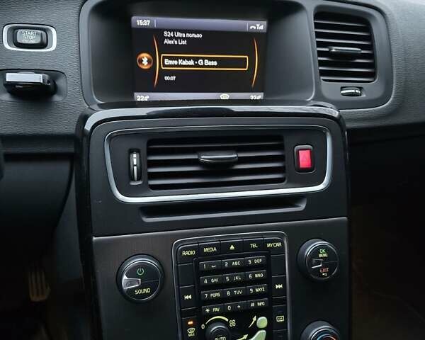 Черный Вольво С60, объемом двигателя 2.52 л и пробегом 255 тыс. км за 13000 $, фото 15 на Automoto.ua