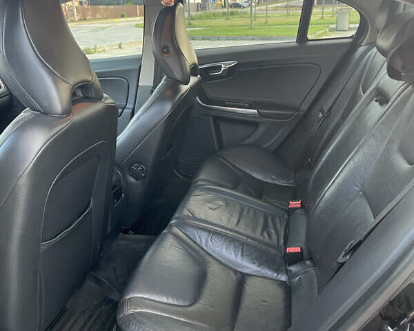 Вольво С60 2012 у Києві на Automoto.ua Чорний Вольво С60, об'ємом двигуна 2.95 л та пробігом 220 тис. км за 10500 $, фото 9 на Automoto.ua