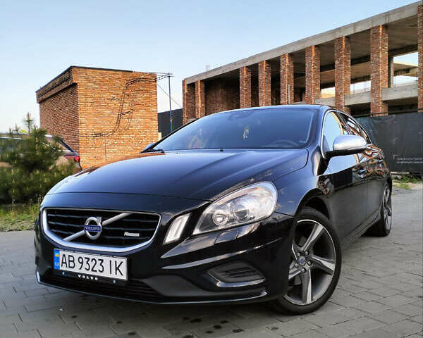 Чорний Вольво С60, об'ємом двигуна 1.98 л та пробігом 225 тис. км за 12700 $, фото 1 на Automoto.ua