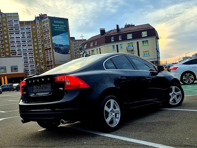 Чорний Вольво С60, об'ємом двигуна 2.5 л та пробігом 207 тис. км за 10500 $, фото 3 на Automoto.ua