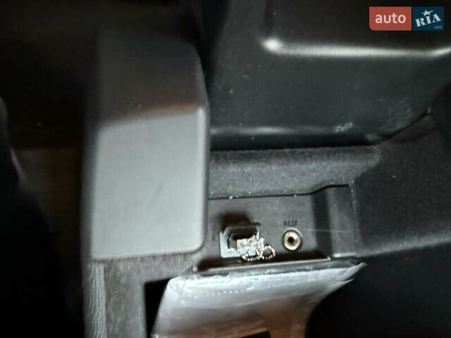 Черный Вольво С60, объемом двигателя 1.6 л и пробегом 171 тыс. км за 10500 $, фото 49 на Automoto.ua