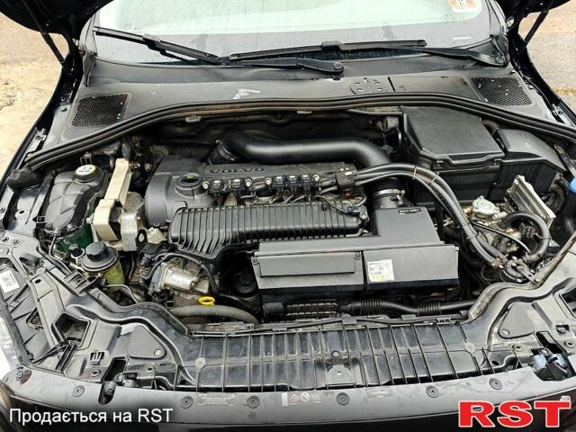 Черный Вольво С60, объемом двигателя 2.5 л и пробегом 0 тыс. км за 15500 $, фото 9 на Automoto.ua