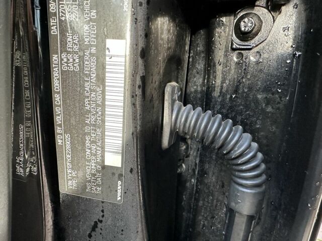 Черный Вольво С60, объемом двигателя 2.5 л и пробегом 304 тыс. км за 9400 $, фото 12 на Automoto.ua