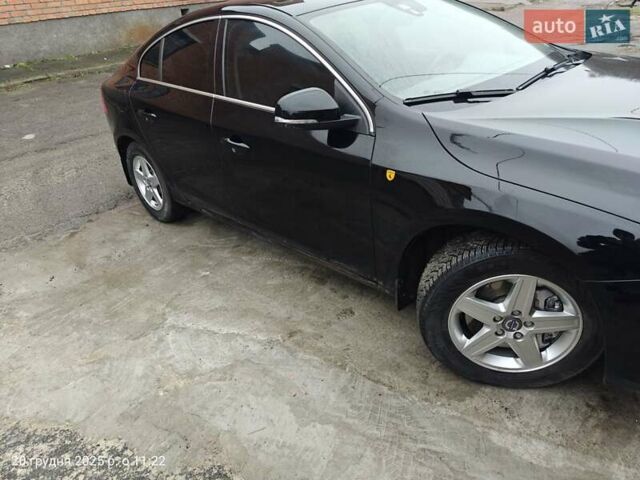 Черный Вольво С60, объемом двигателя 2.5 л и пробегом 100 тыс. км за 15500 $, фото 41 на Automoto.ua