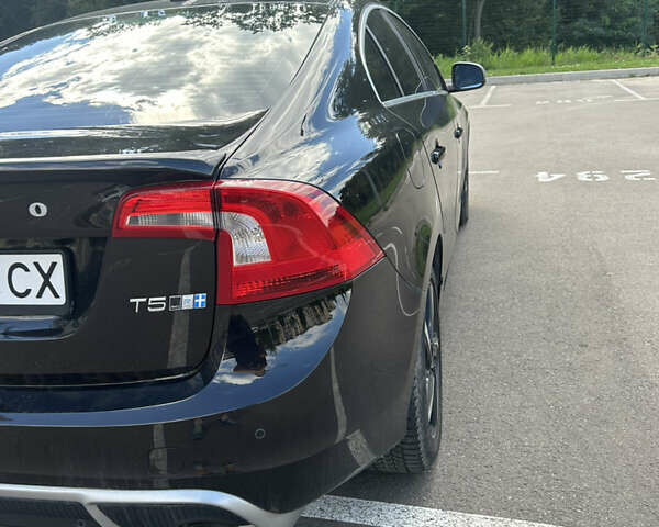 Вольво С60 2013 у Києві на Automoto.ua Чорний Вольво С60, об'ємом двигуна 2.52 л та пробігом 164 тис. км за 15300 $, фото 9 на Automoto.ua