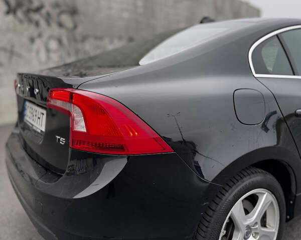 Черный Вольво С60, объемом двигателя 2.5 л и пробегом 138 тыс. км за 7900 $, фото 20 на Automoto.ua