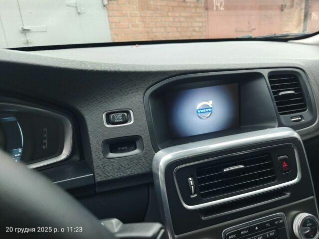 Чорний Вольво С60, об'ємом двигуна 2.5 л та пробігом 100 тис. км за 15500 $, фото 17 на Automoto.ua