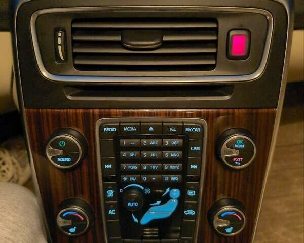 Чорний Вольво С60, об'ємом двигуна 2.52 л та пробігом 125 тис. км за 13500 $, фото 10 на Automoto.ua