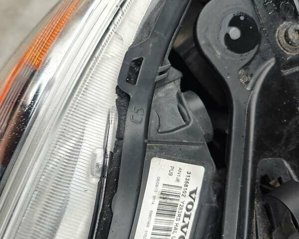 Черный Вольво С60, объемом двигателя 2.5 л и пробегом 100 тыс. км за 15500 $, фото 24 на Automoto.ua