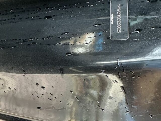 Черный Вольво С60, объемом двигателя 2.5 л и пробегом 304 тыс. км за 9400 $, фото 7 на Automoto.ua