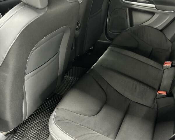 Черный Вольво С60, объемом двигателя 2.52 л и пробегом 152 тыс. км за 12200 $, фото 12 на Automoto.ua