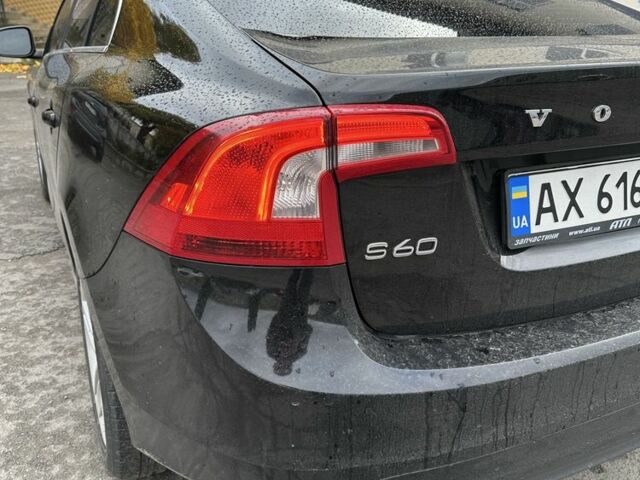 Черный Вольво С60, объемом двигателя 2.5 л и пробегом 304 тыс. км за 9400 $, фото 5 на Automoto.ua