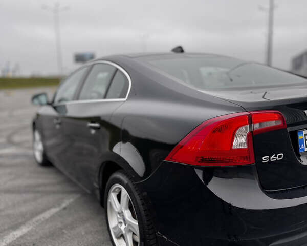 Черный Вольво С60, объемом двигателя 2.5 л и пробегом 138 тыс. км за 7900 $, фото 16 на Automoto.ua