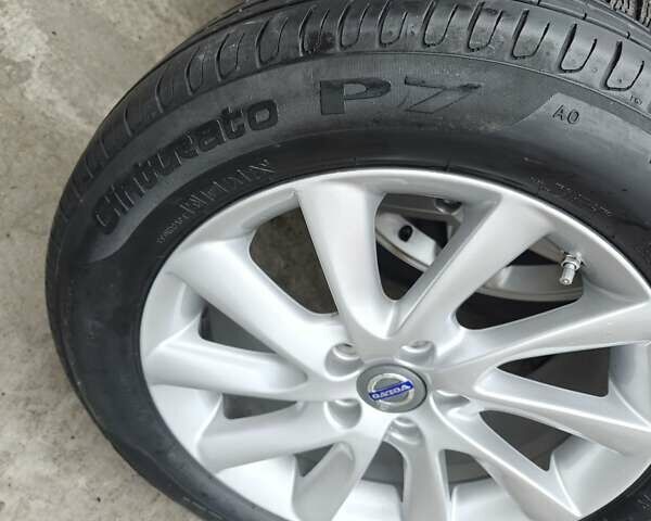 Черный Вольво С60, объемом двигателя 2.5 л и пробегом 100 тыс. км за 15500 $, фото 20 на Automoto.ua