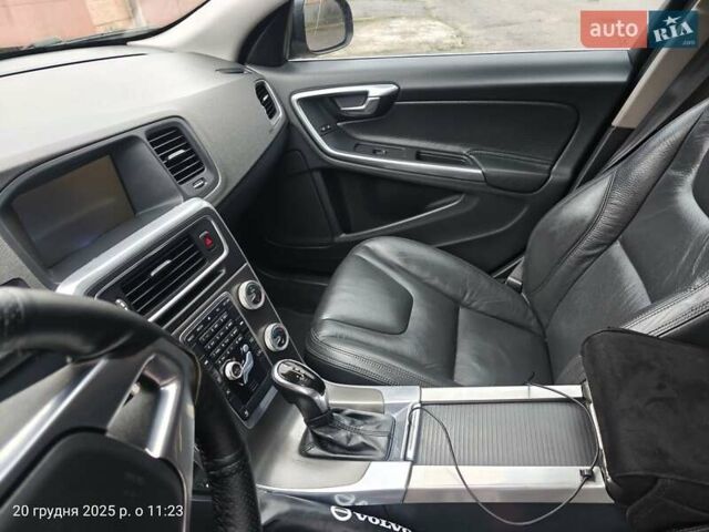 Черный Вольво С60, объемом двигателя 2.5 л и пробегом 100 тыс. км за 15500 $, фото 31 на Automoto.ua