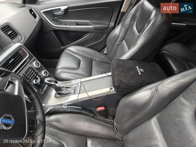 Черный Вольво С60, объемом двигателя 2.5 л и пробегом 100 тыс. км за 15500 $, фото 30 на Automoto.ua