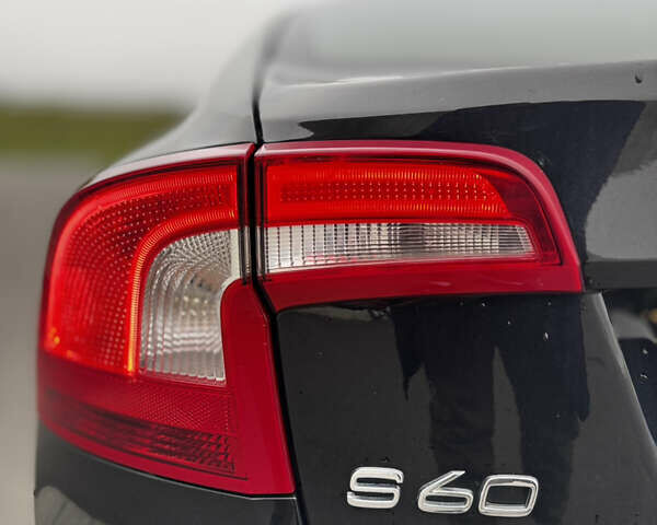 Черный Вольво С60, объемом двигателя 2.5 л и пробегом 138 тыс. км за 7900 $, фото 22 на Automoto.ua