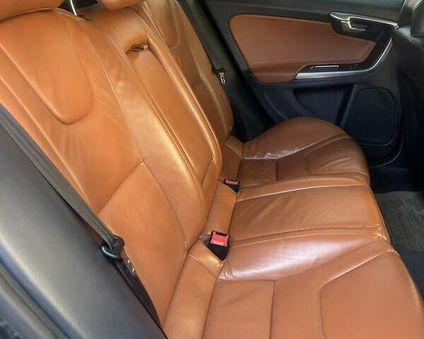 Вольво С60 2013 у Києві на Automoto.ua Чорний Вольво С60, об'ємом двигуна 2.52 л та пробігом 164 тис. км за 15300 $, фото 19 на Automoto.ua