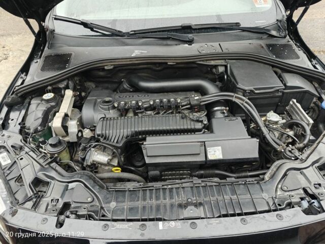 Чорний Вольво С60, об'ємом двигуна 2.5 л та пробігом 100 тис. км за 15500 $, фото 4 на Automoto.ua