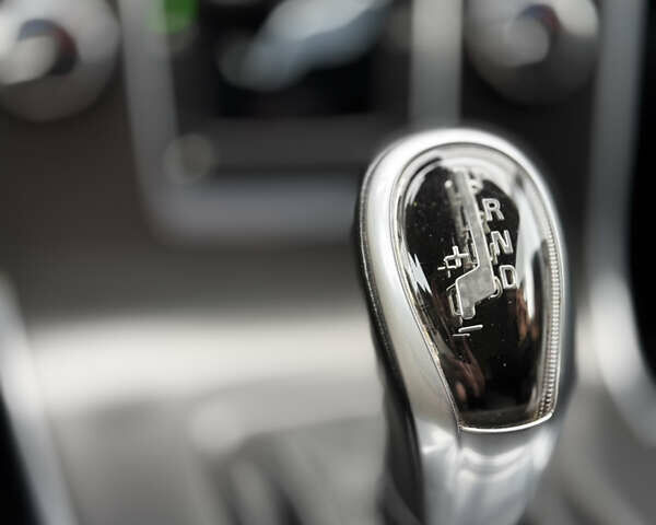 Черный Вольво С60, объемом двигателя 2.5 л и пробегом 138 тыс. км за 7900 $, фото 43 на Automoto.ua