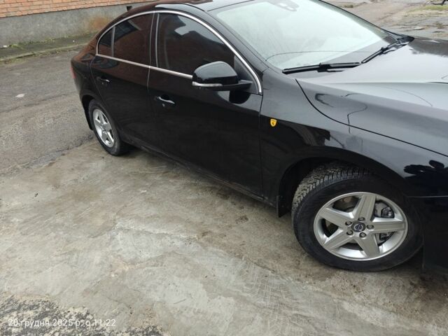 Чорний Вольво С60, об'ємом двигуна 2.5 л та пробігом 100 тис. км за 15500 $, фото 19 на Automoto.ua