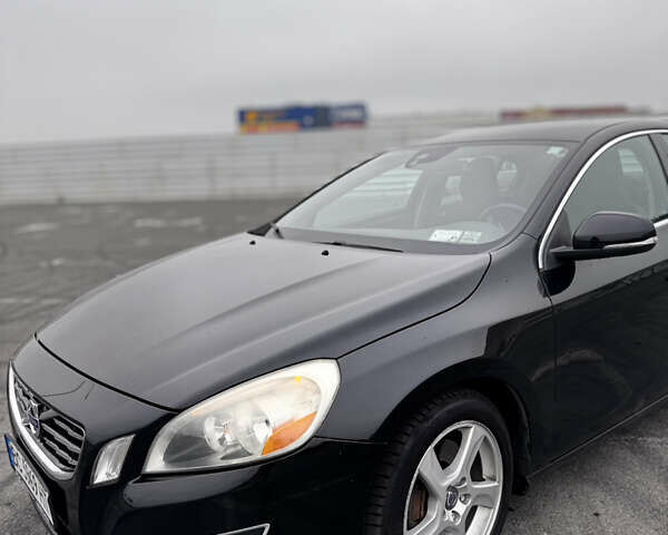Черный Вольво С60, объемом двигателя 2.5 л и пробегом 138 тыс. км за 7900 $, фото 1 на Automoto.ua