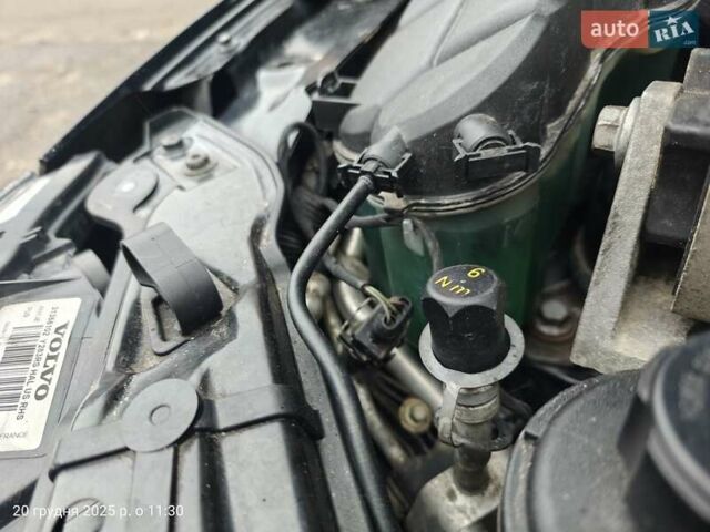 Черный Вольво С60, объемом двигателя 2.5 л и пробегом 100 тыс. км за 15500 $, фото 26 на Automoto.ua