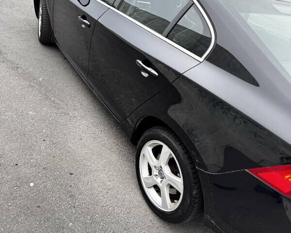 Черный Вольво С60, объемом двигателя 2.5 л и пробегом 138 тыс. км за 7900 $, фото 27 на Automoto.ua