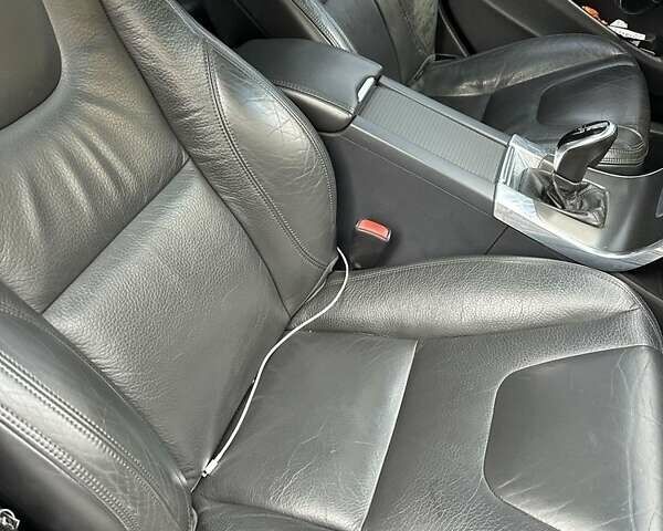 Черный Вольво С60, объемом двигателя 2.5 л и пробегом 304 тыс. км за 9400 $, фото 20 на Automoto.ua