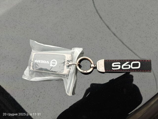 Чорний Вольво С60, об'ємом двигуна 2.5 л та пробігом 100 тис. км за 15500 $, фото 1 на Automoto.ua